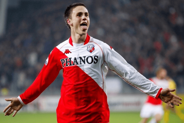 包含荷甲赛后再迎强敌；费耶诺德绝杀压哨；主帅态度——更衣室稳定；阵容厚度经受考验的词条-kaiyun